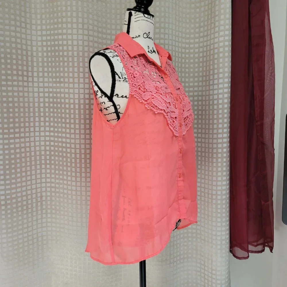 Almost Famous Sleeveless Button Down Blouse Top
